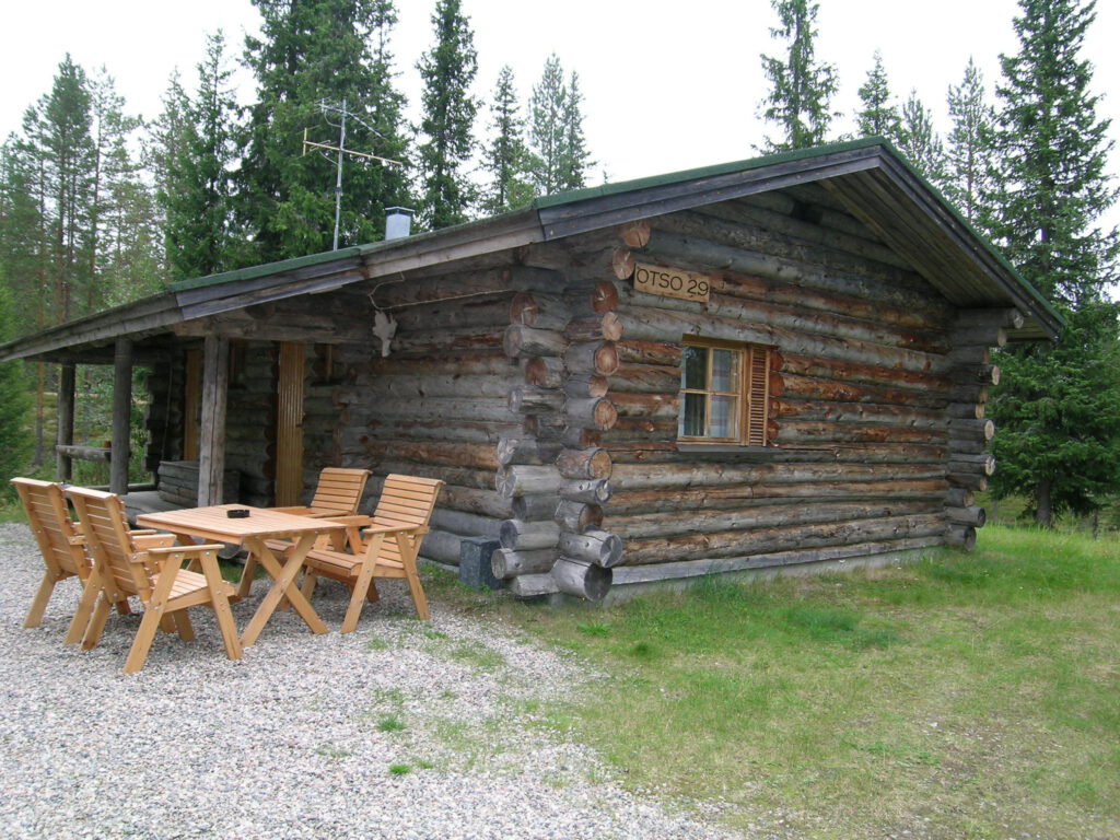 Otso-mökki ulkoa